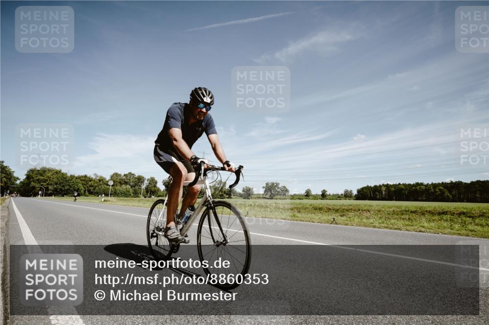 07.09.2025 - 19. Norderstedt Triathlon Michael Burmester http://msf.ph/oto/8860353 07.09.2025 12:54:51 Radfahren 360, 1214 meine-sportfotos.de