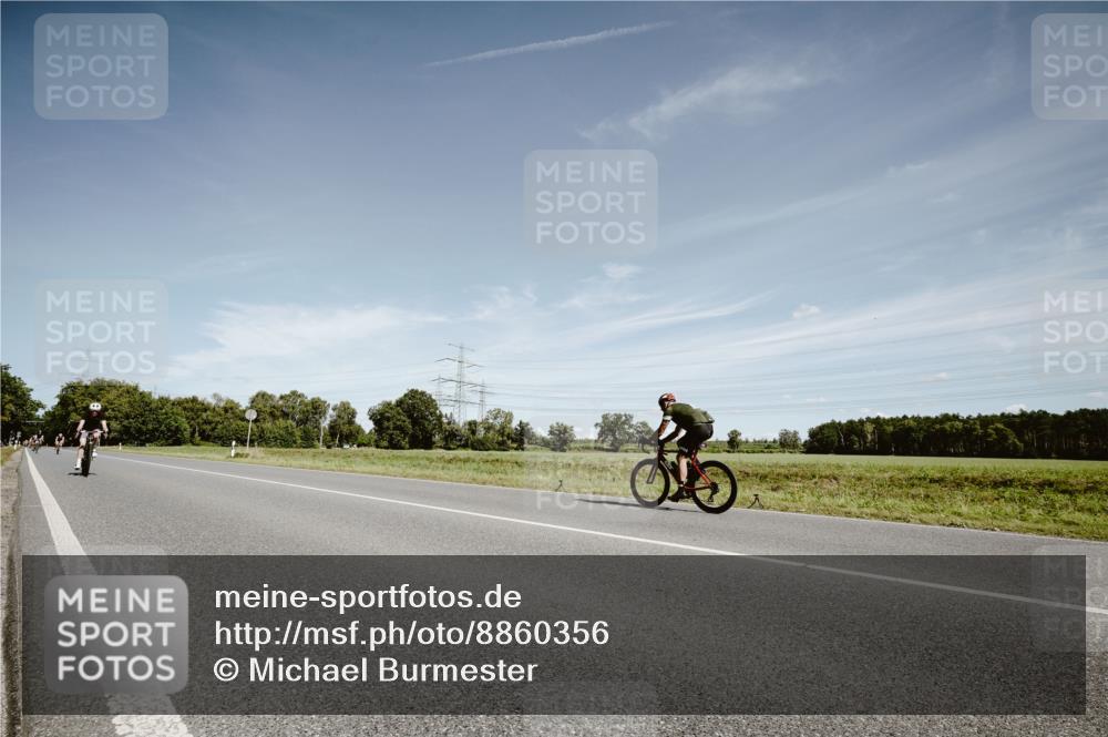 07.09.2025 - 19. Norderstedt Triathlon Michael Burmester http://msf.ph/oto/8860356 07.09.2025 12:55:01 Radfahren 341 meine-sportfotos.de