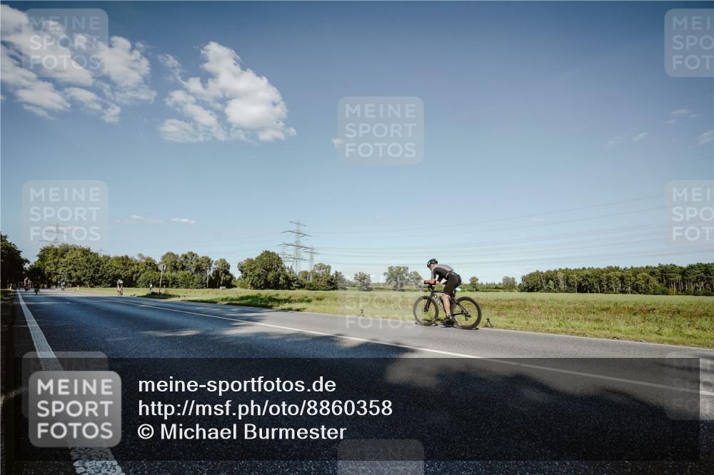 07.09.2025 - 19. Norderstedt Triathlon Michael Burmester http://msf.ph/oto/8860358 07.09.2025 15:52:23 Radfahren  meine-sportfotos.de