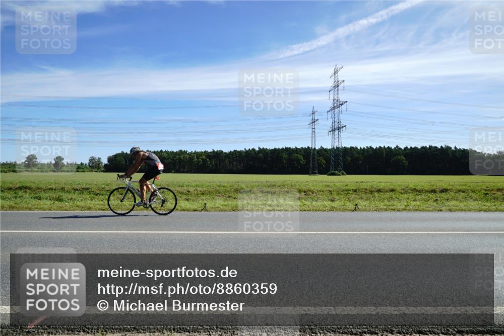 07.09.2025 - 19. Norderstedt Triathlon Michael Burmester http://msf.ph/oto/8860359 07.09.2025 11:49:07 Radfahren  meine-sportfotos.de