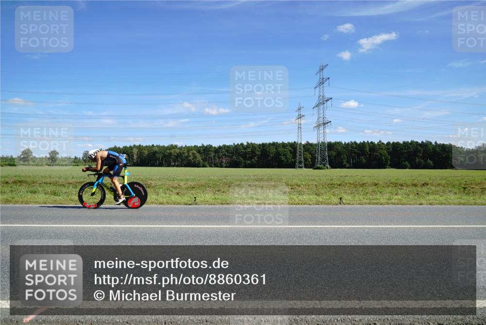 07.09.2025 - 19. Norderstedt Triathlon Michael Burmester http://msf.ph/oto/8860361 07.09.2025 13:50:03 Radfahren  meine-sportfotos.de