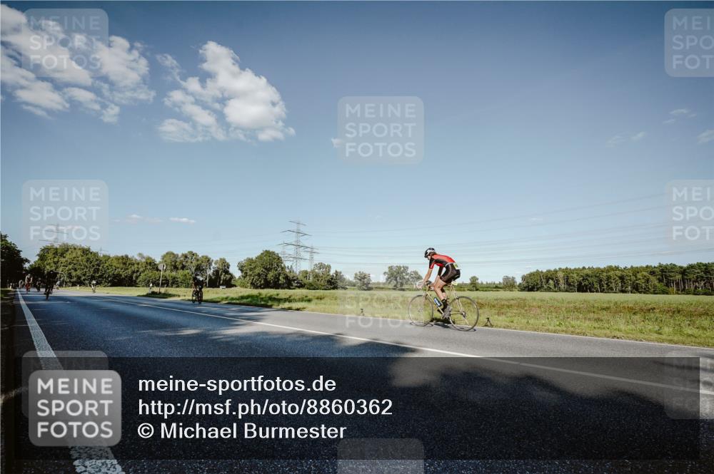 07.09.2025 - 19. Norderstedt Triathlon Michael Burmester http://msf.ph/oto/8860362 07.09.2025 15:52:25 Radfahren 951 meine-sportfotos.de