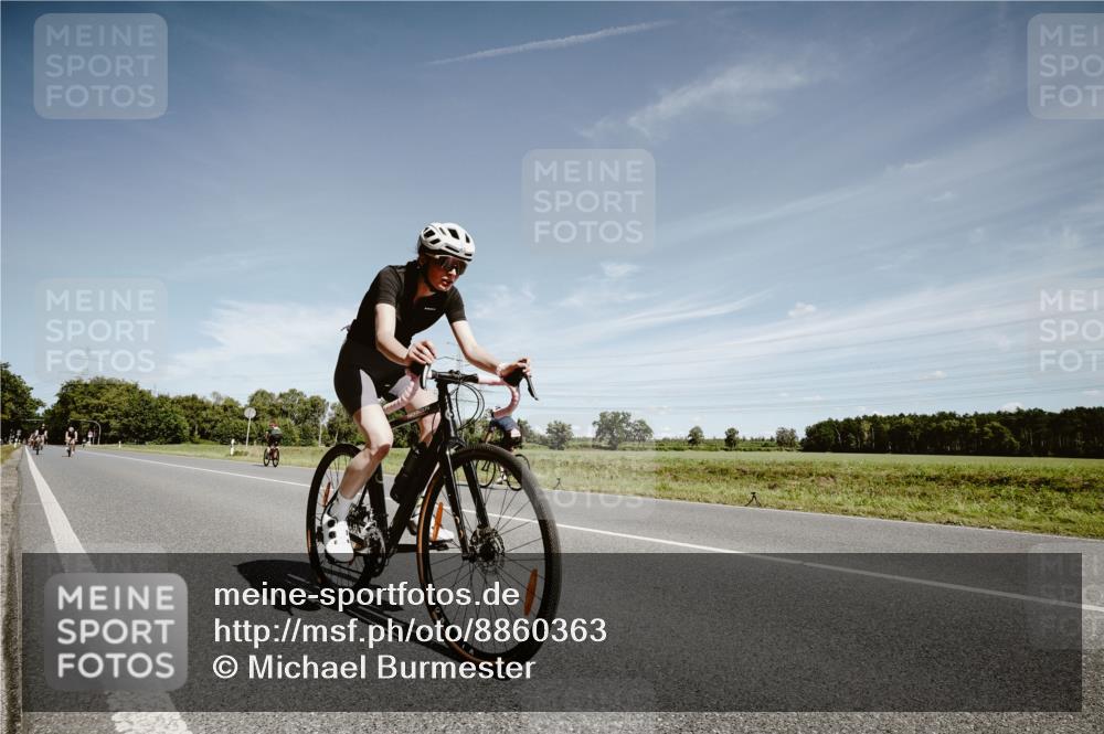 07.09.2025 - 19. Norderstedt Triathlon Michael Burmester http://msf.ph/oto/8860363 07.09.2025 12:55:02 Radfahren 341 meine-sportfotos.de
