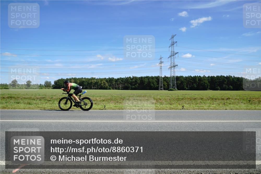07.09.2025 - 19. Norderstedt Triathlon Michael Burmester http://msf.ph/oto/8860371 07.09.2025 13:50:13 Radfahren 1465 meine-sportfotos.de