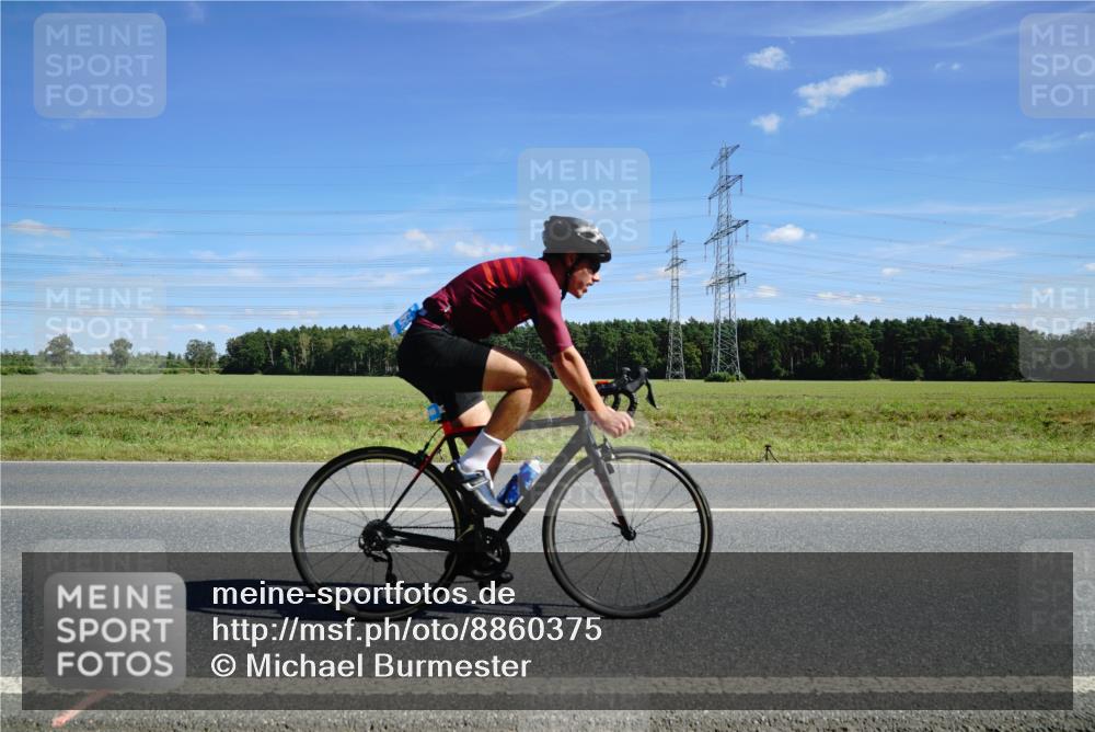 07.09.2025 - 19. Norderstedt Triathlon Michael Burmester http://msf.ph/oto/8860375 07.09.2025 13:50:14 Radfahren 1465 meine-sportfotos.de