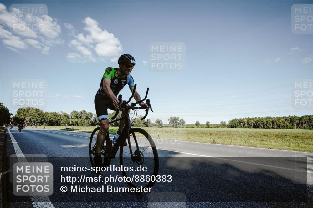 07.09.2025 - 19. Norderstedt Triathlon Michael Burmester http://msf.ph/oto/8860383 07.09.2025 15:52:34 Radfahren 502, 923, 1049, 1444, 1587 meine-sportfotos.de