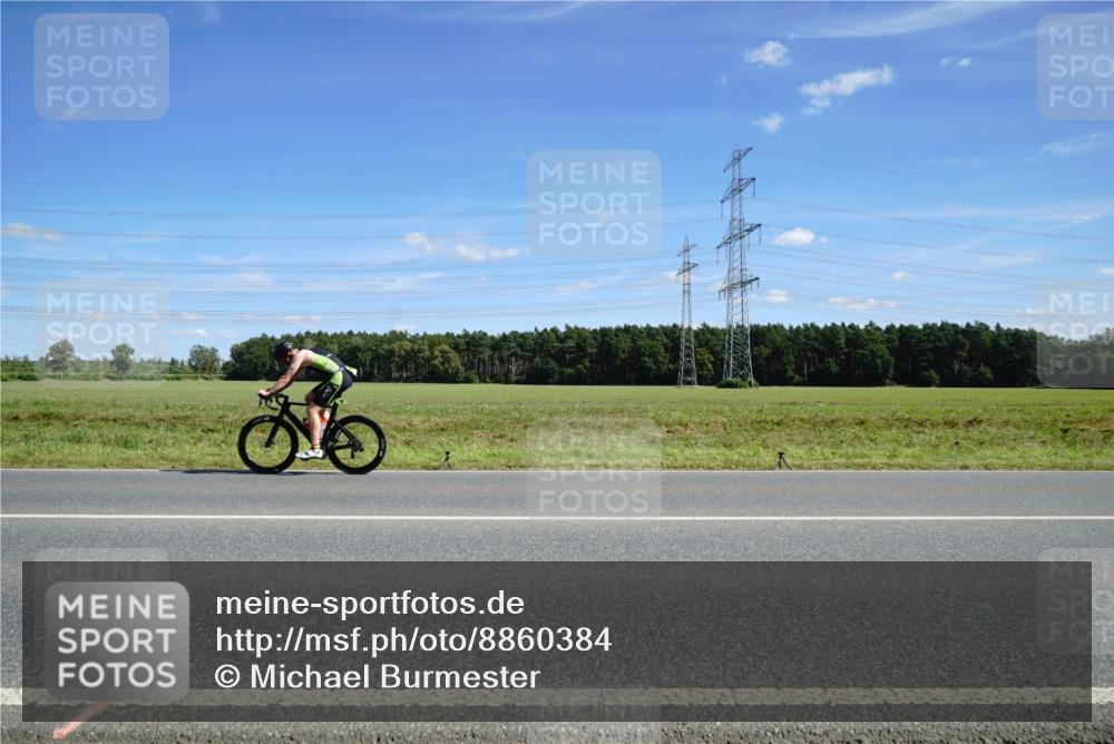 07.09.2025 - 19. Norderstedt Triathlon Michael Burmester http://msf.ph/oto/8860384 07.09.2025 13:50:27 Radfahren 1025 meine-sportfotos.de