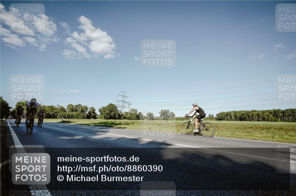 07.09.2025 - 19. Norderstedt Triathlon Michael Burmester http://msf.ph/oto/8860390 07.09.2025 15:52:36 Radfahren 502, 923, 1049, 1444, 1587 meine-sportfotos.de
