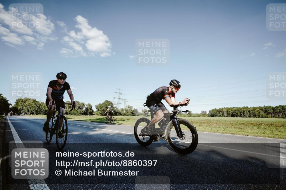 07.09.2025 - 19. Norderstedt Triathlon Michael Burmester http://msf.ph/oto/8860397 07.09.2025 15:52:38 Radfahren 502, 1049, 1444, 1587 meine-sportfotos.de