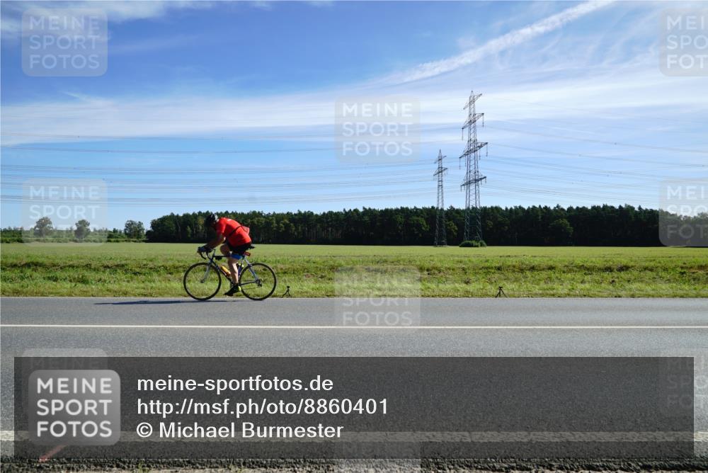 07.09.2025 - 19. Norderstedt Triathlon Michael Burmester http://msf.ph/oto/8860401 07.09.2025 11:49:33 Radfahren  meine-sportfotos.de