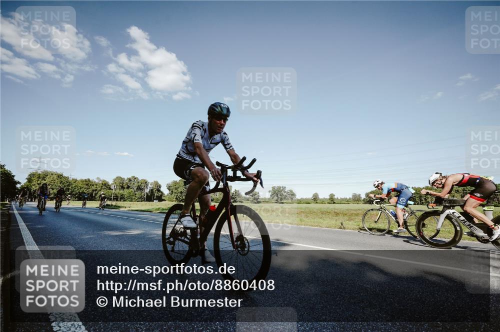 07.09.2025 - 19. Norderstedt Triathlon Michael Burmester http://msf.ph/oto/8860408 07.09.2025 15:52:44 Radfahren 376, 515, 520, 535, 1056, 1096 meine-sportfotos.de