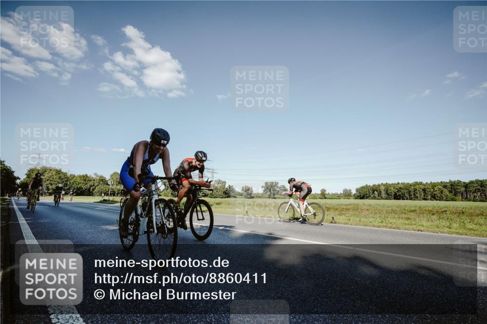 07.09.2025 - 19. Norderstedt Triathlon Michael Burmester http://msf.ph/oto/8860411 07.09.2025 15:52:45 Radfahren 376, 515, 520, 535, 1056, 1096 meine-sportfotos.de