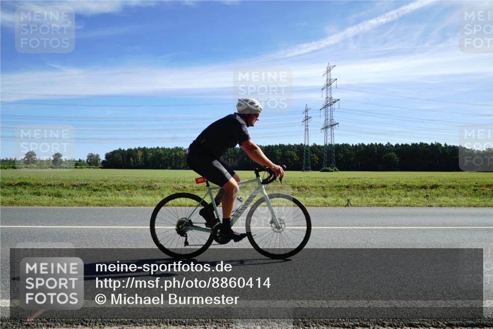 07.09.2025 - 19. Norderstedt Triathlon Michael Burmester http://msf.ph/oto/8860414 07.09.2025 11:49:49 Radfahren 253, 1223 meine-sportfotos.de
