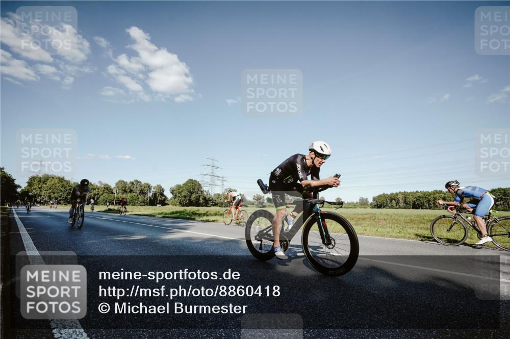 07.09.2025 - 19. Norderstedt Triathlon Michael Burmester http://msf.ph/oto/8860418 07.09.2025 15:52:47 Radfahren 376, 515, 520, 535, 956, 1056, 1096 meine-sportfotos.de