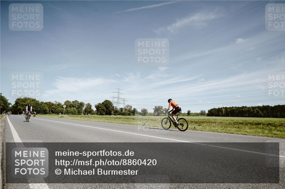 07.09.2025 - 19. Norderstedt Triathlon Michael Burmester http://msf.ph/oto/8860420 07.09.2025 12:55:35 Radfahren 750, 1376 meine-sportfotos.de