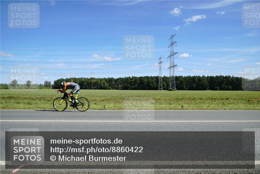 07.09.2025 - 19. Norderstedt Triathlon Michael Burmester http://msf.ph/oto/8860422 07.09.2025 13:50:43 Radfahren  meine-sportfotos.de