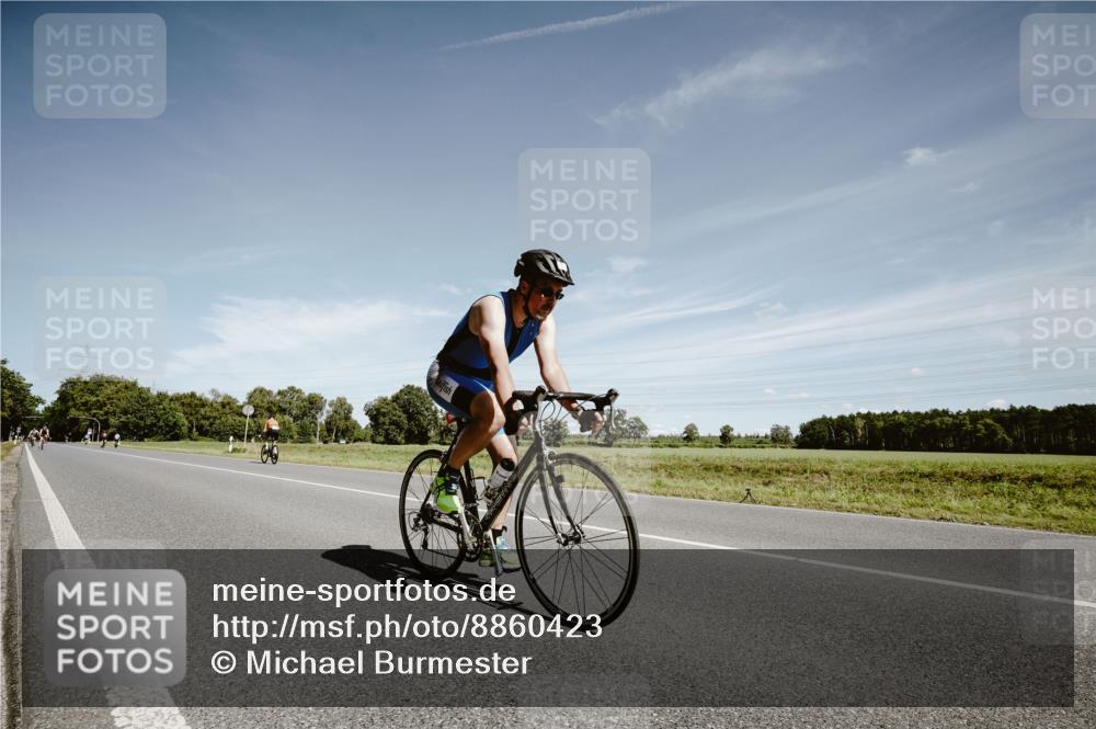 07.09.2025 - 19. Norderstedt Triathlon Michael Burmester http://msf.ph/oto/8860423 07.09.2025 12:55:37 Radfahren 750 meine-sportfotos.de