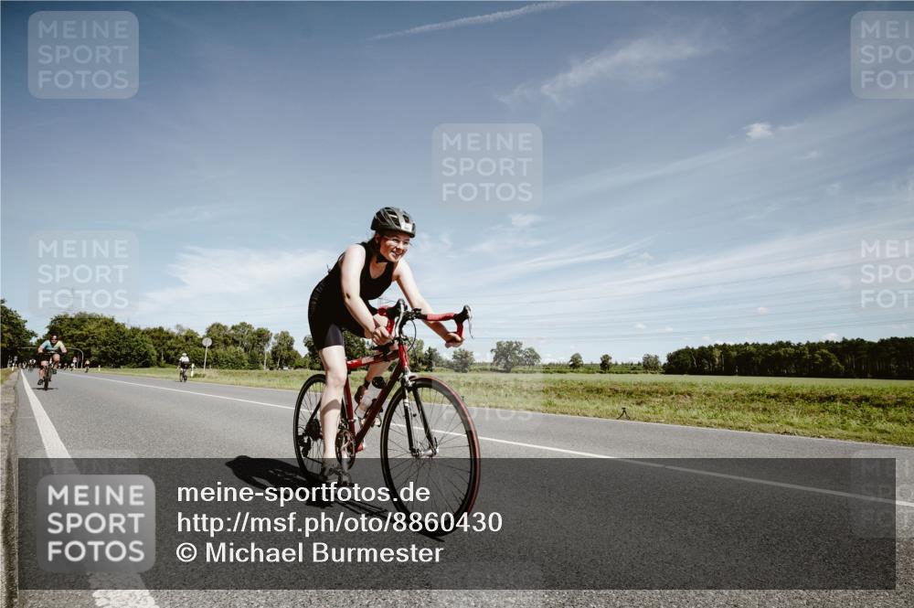 07.09.2025 - 19. Norderstedt Triathlon Michael Burmester http://msf.ph/oto/8860430 07.09.2025 12:55:43 Radfahren 262, 1353 meine-sportfotos.de