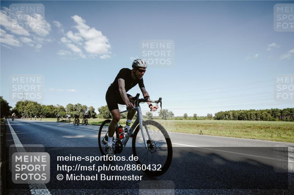 07.09.2025 - 19. Norderstedt Triathlon Michael Burmester http://msf.ph/oto/8860432 07.09.2025 15:52:49 Radfahren 515, 535, 956, 1096, 1586 meine-sportfotos.de