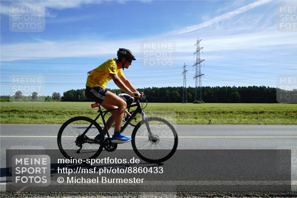 07.09.2025 - 19. Norderstedt Triathlon Michael Burmester http://msf.ph/oto/8860433 07.09.2025 11:50:15 Radfahren 228, 819 meine-sportfotos.de