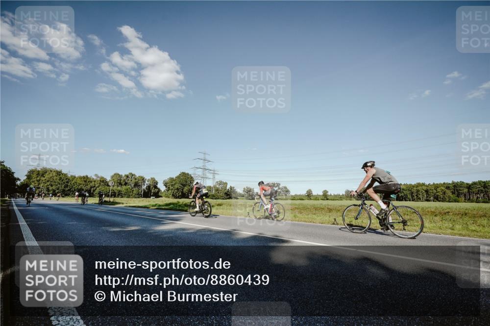 07.09.2025 - 19. Norderstedt Triathlon Michael Burmester http://msf.ph/oto/8860439 07.09.2025 15:52:51 Radfahren 956, 1586 meine-sportfotos.de