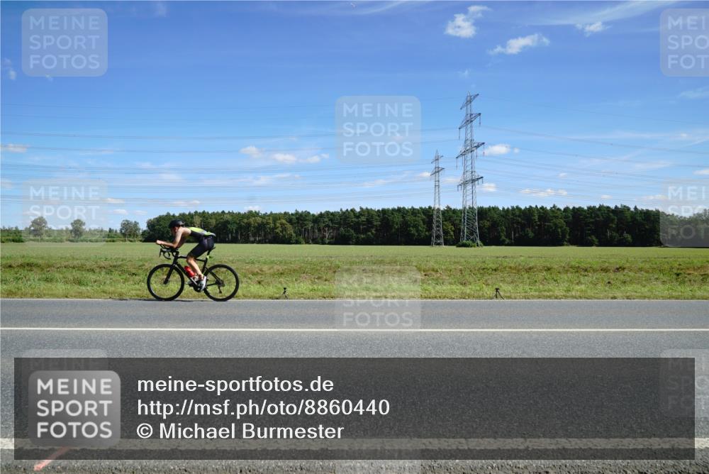 07.09.2025 - 19. Norderstedt Triathlon Michael Burmester http://msf.ph/oto/8860440 07.09.2025 13:51:11 Radfahren  meine-sportfotos.de