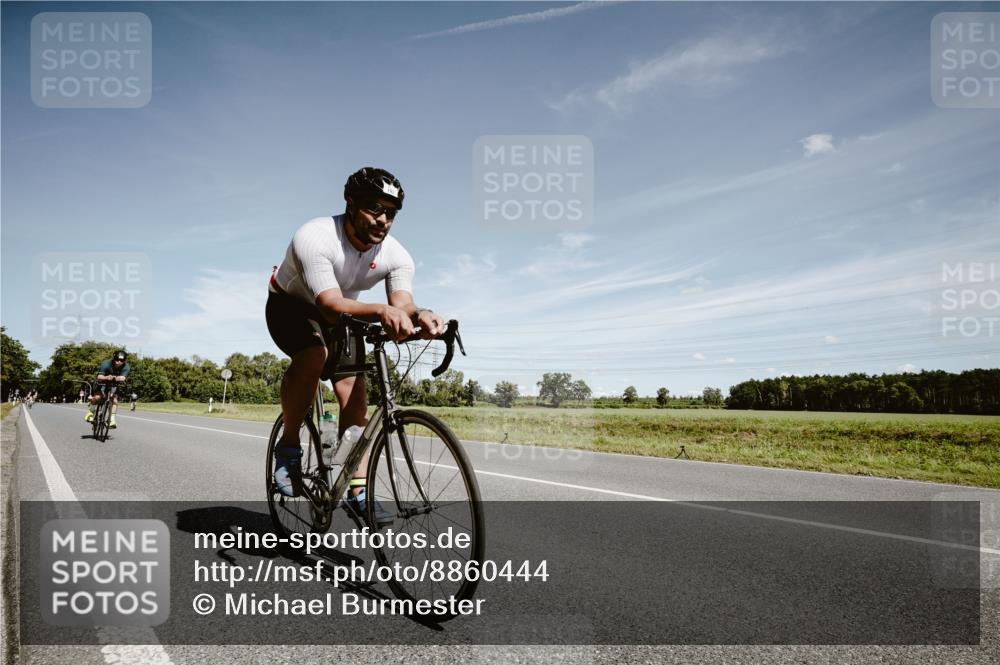 07.09.2025 - 19. Norderstedt Triathlon Michael Burmester http://msf.ph/oto/8860444 07.09.2025 12:55:51 Radfahren 193, 206 meine-sportfotos.de