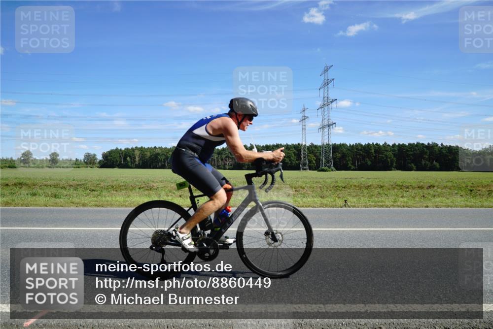 07.09.2025 - 19. Norderstedt Triathlon Michael Burmester http://msf.ph/oto/8860449 07.09.2025 13:51:23 Radfahren 876, 963, 1421 meine-sportfotos.de