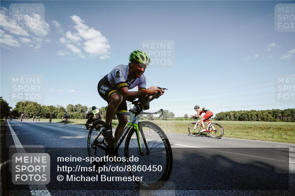 07.09.2025 - 19. Norderstedt Triathlon Michael Burmester http://msf.ph/oto/8860450 07.09.2025 15:52:53 Radfahren 1433, 1586 meine-sportfotos.de