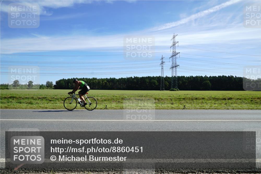 07.09.2025 - 19. Norderstedt Triathlon Michael Burmester http://msf.ph/oto/8860451 07.09.2025 11:50:27 Radfahren 746 meine-sportfotos.de