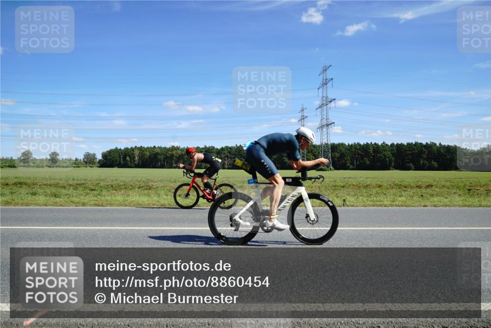 07.09.2025 - 19. Norderstedt Triathlon Michael Burmester http://msf.ph/oto/8860454 07.09.2025 13:51:24 Radfahren 876, 963, 1421 meine-sportfotos.de