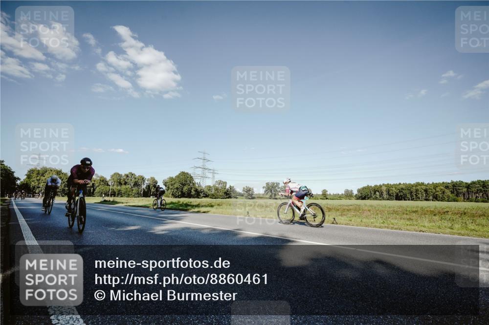 07.09.2025 - 19. Norderstedt Triathlon Michael Burmester http://msf.ph/oto/8860461 07.09.2025 15:52:57 Radfahren 1433, 1582, 1612 meine-sportfotos.de