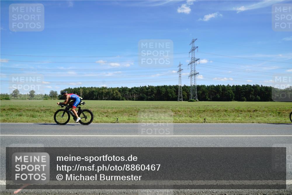 07.09.2025 - 19. Norderstedt Triathlon Michael Burmester http://msf.ph/oto/8860467 07.09.2025 13:51:29 Radfahren 975 meine-sportfotos.de