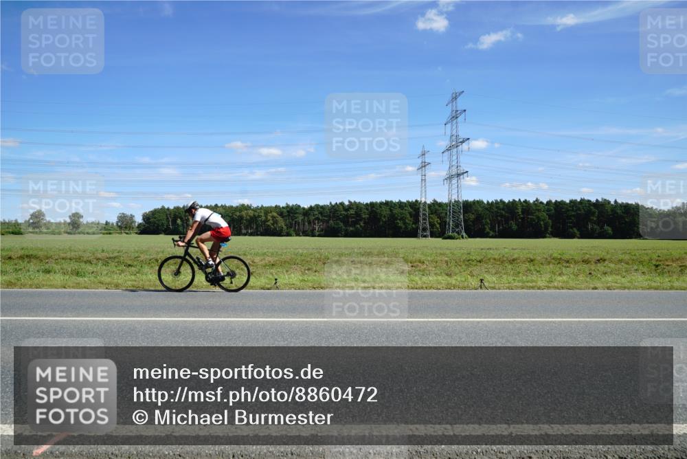 07.09.2025 - 19. Norderstedt Triathlon Michael Burmester http://msf.ph/oto/8860472 07.09.2025 13:51:30 Radfahren 975 meine-sportfotos.de
