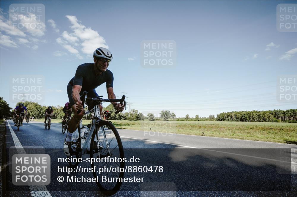 07.09.2025 - 19. Norderstedt Triathlon Michael Burmester http://msf.ph/oto/8860478 07.09.2025 15:53:03 Radfahren 396, 870, 929, 1063, 1409, 1435, 1452, 1614 meine-sportfotos.de