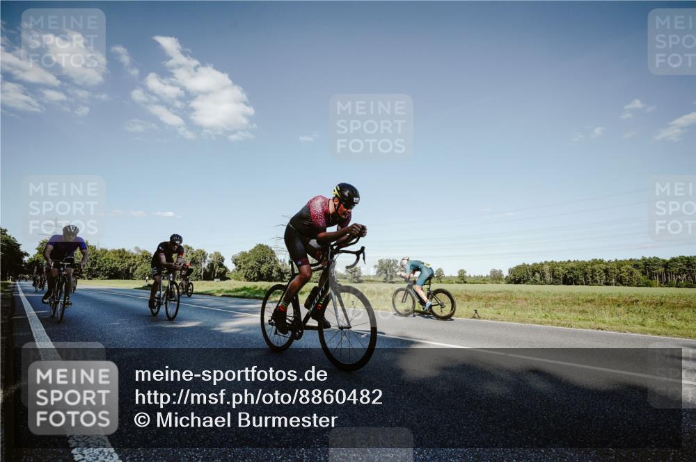 07.09.2025 - 19. Norderstedt Triathlon Michael Burmester http://msf.ph/oto/8860482 07.09.2025 15:53:03 Radfahren 396, 870, 929, 1063, 1409, 1435, 1452, 1614 meine-sportfotos.de