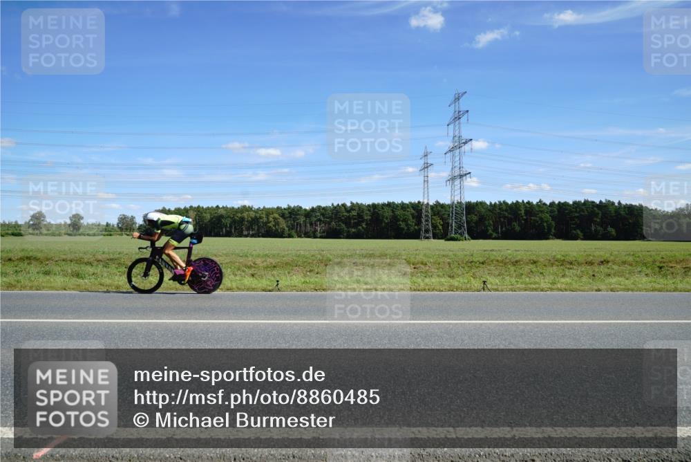 07.09.2025 - 19. Norderstedt Triathlon Michael Burmester http://msf.ph/oto/8860485 07.09.2025 13:51:41 Radfahren 394, 1041 meine-sportfotos.de