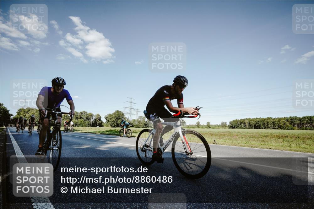 07.09.2025 - 19. Norderstedt Triathlon Michael Burmester http://msf.ph/oto/8860486 07.09.2025 15:53:04 Radfahren 396, 870, 929, 1063, 1095, 1409, 1435, 1452, 1614 meine-sportfotos.de