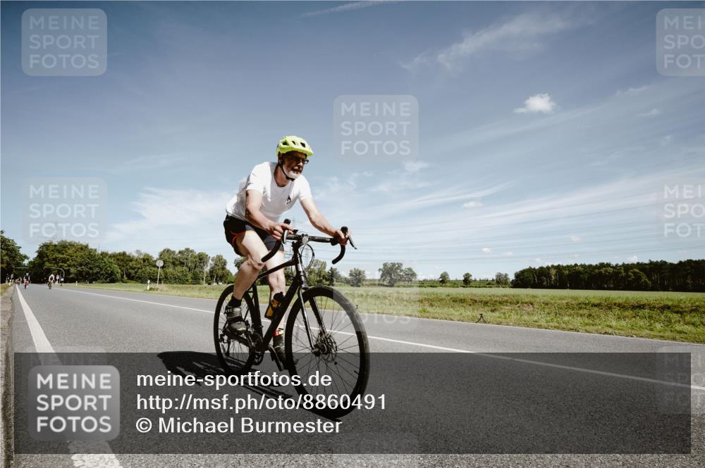 07.09.2025 - 19. Norderstedt Triathlon Michael Burmester http://msf.ph/oto/8860491 07.09.2025 12:56:28 Radfahren 312 meine-sportfotos.de