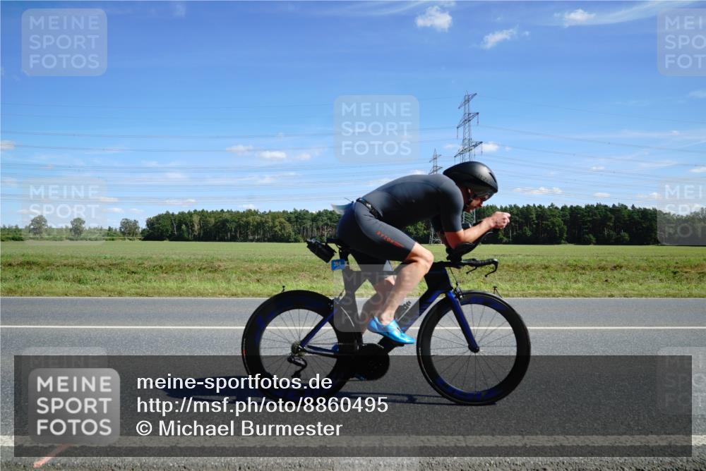 07.09.2025 - 19. Norderstedt Triathlon Michael Burmester http://msf.ph/oto/8860495 07.09.2025 13:51:44 Radfahren 394, 400, 880, 1028, 1041 meine-sportfotos.de