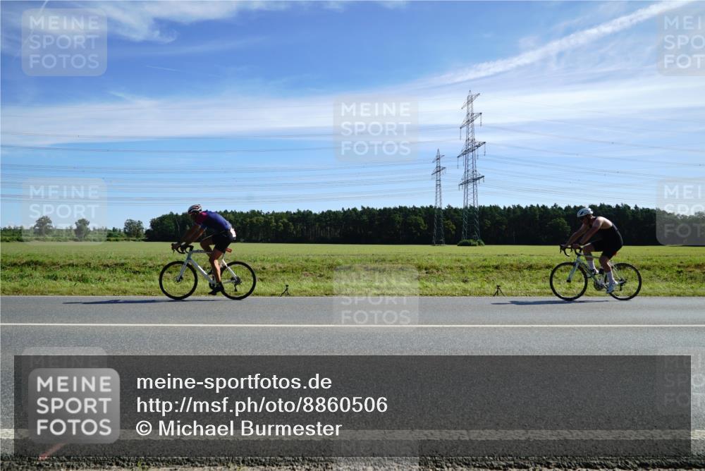 07.09.2025 - 19. Norderstedt Triathlon Michael Burmester http://msf.ph/oto/8860506 07.09.2025 11:51:27 Radfahren  meine-sportfotos.de