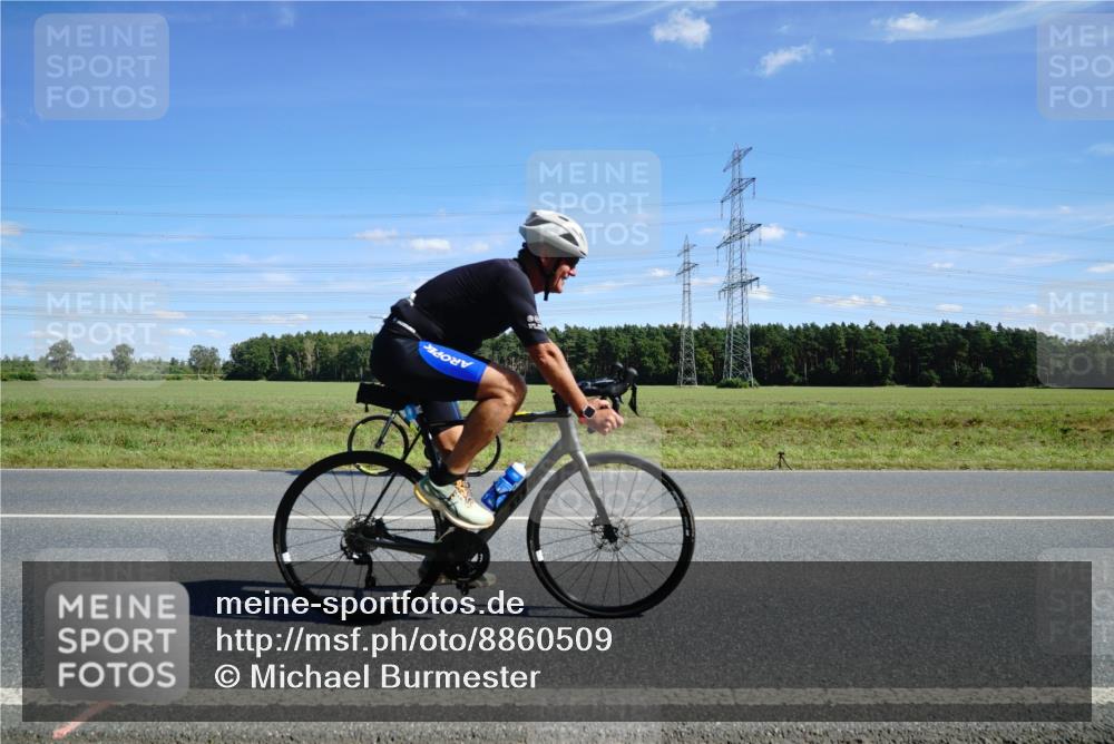 07.09.2025 - 19. Norderstedt Triathlon Michael Burmester http://msf.ph/oto/8860509 07.09.2025 13:51:46 Radfahren 394, 400, 880, 1028 meine-sportfotos.de