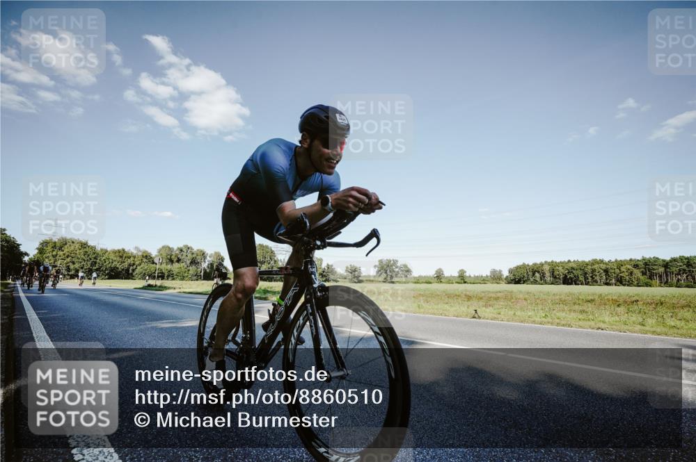 07.09.2025 - 19. Norderstedt Triathlon Michael Burmester http://msf.ph/oto/8860510 07.09.2025 15:53:11 Radfahren 524, 886, 1584, 1625 meine-sportfotos.de