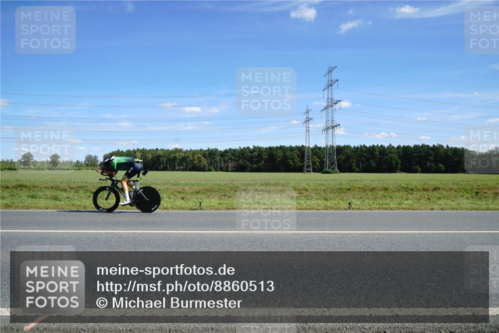 07.09.2025 - 19. Norderstedt Triathlon Michael Burmester http://msf.ph/oto/8860513 07.09.2025 13:51:49 Radfahren 400 meine-sportfotos.de