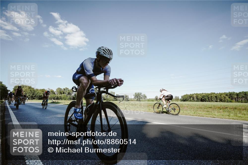 07.09.2025 - 19. Norderstedt Triathlon Michael Burmester http://msf.ph/oto/8860514 07.09.2025 15:53:13 Radfahren 496, 497, 524, 886, 890, 1537, 1584, 1625 meine-sportfotos.de