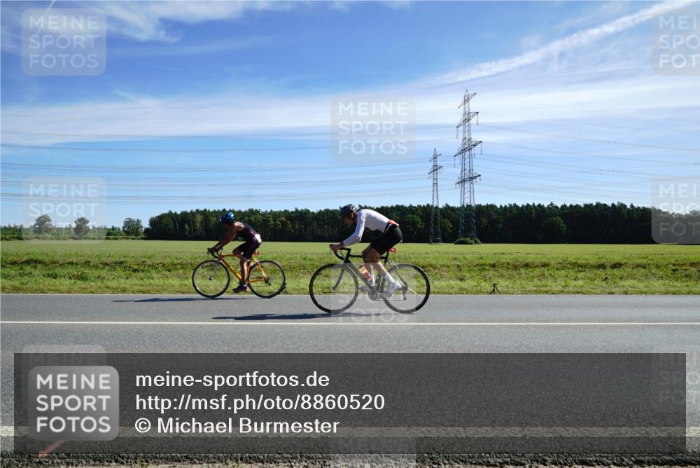 07.09.2025 - 19. Norderstedt Triathlon Michael Burmester http://msf.ph/oto/8860520 07.09.2025 11:51:38 Radfahren  meine-sportfotos.de
