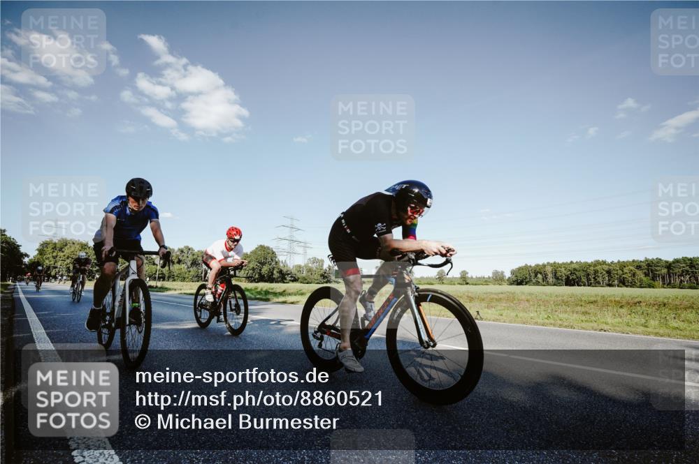 07.09.2025 - 19. Norderstedt Triathlon Michael Burmester http://msf.ph/oto/8860521 07.09.2025 15:53:15 Radfahren 415, 496, 497, 524, 886, 890, 1537, 1584 meine-sportfotos.de