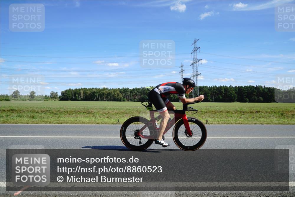 07.09.2025 - 19. Norderstedt Triathlon Michael Burmester http://msf.ph/oto/8860523 07.09.2025 13:51:53 Radfahren 983 meine-sportfotos.de