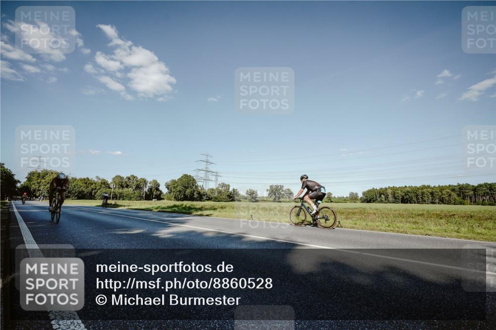 07.09.2025 - 19. Norderstedt Triathlon Michael Burmester http://msf.ph/oto/8860528 07.09.2025 15:53:17 Radfahren 415, 496, 497, 524, 886, 890, 1537 meine-sportfotos.de