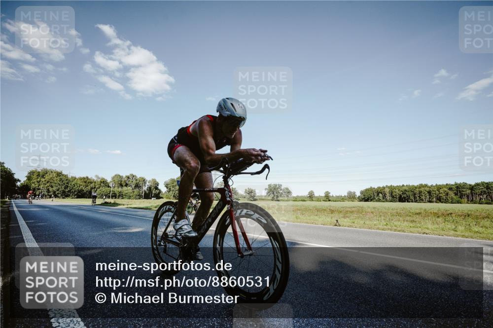 07.09.2025 - 19. Norderstedt Triathlon Michael Burmester http://msf.ph/oto/8860531 07.09.2025 15:53:18 Radfahren 415, 418, 496, 497, 890, 1537 meine-sportfotos.de